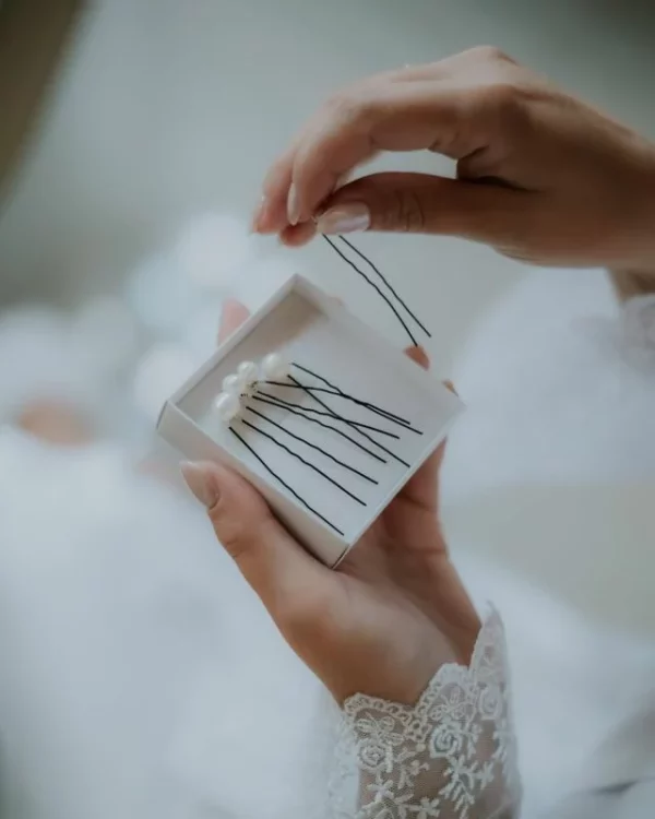 grampos com perolas para noivas