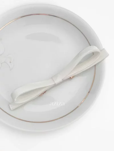 laço minimalista branco